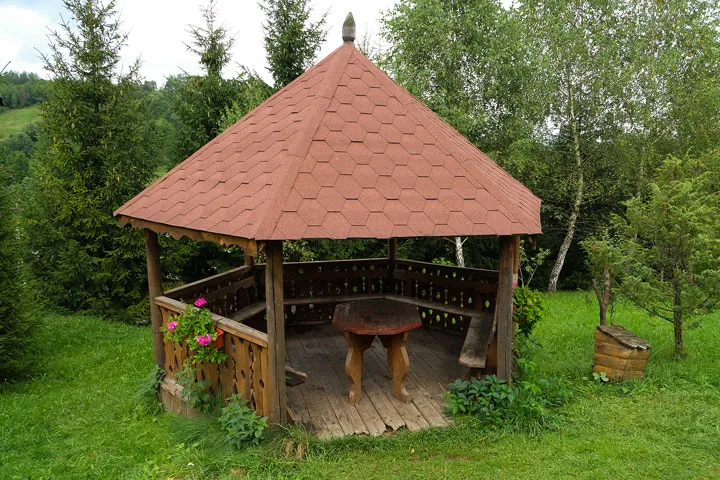 Drevený altánok